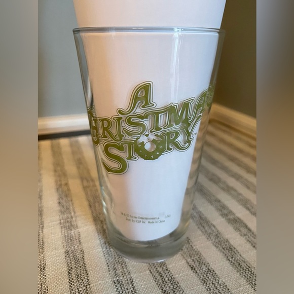 A Christmas Story - Set Of 4 Glasses - Tuner Entertainment - Picture 4 of 14